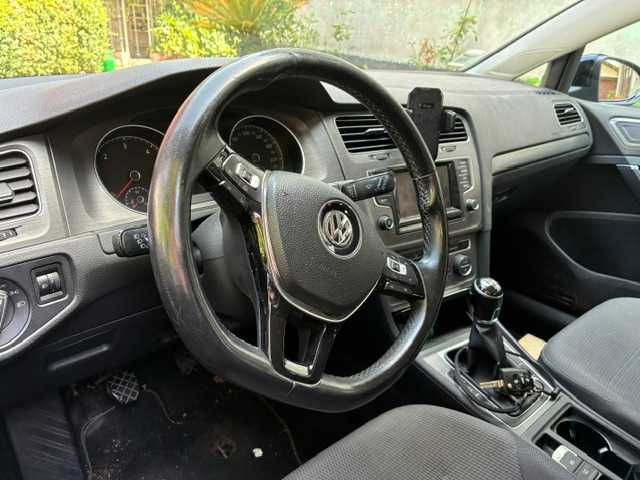 Vendo GOLF com muito potencial.