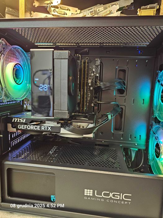 RTX 5050 32GB RAM 512SSD i5-10 gen RGB