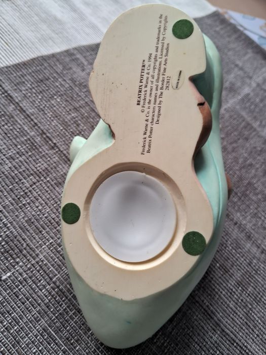 Винтажный сувенир-копилочка .