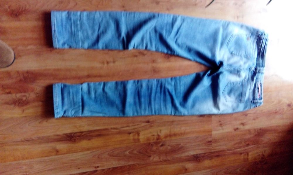 Spodnie damskie jeans size 40/42 Nowe