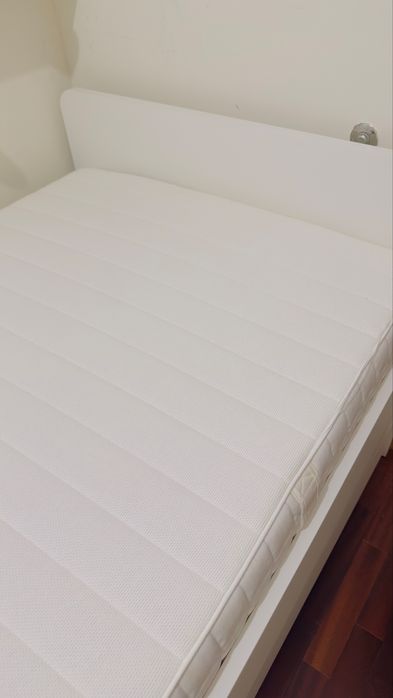 Cama de solteiro com colchão