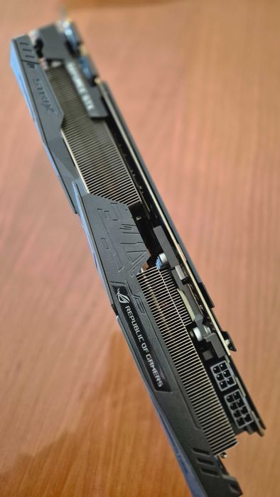 Asus ROG Strix 1080 8GB Versão Super (11gps)
