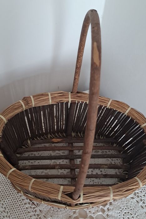 Cesta em madeira oval