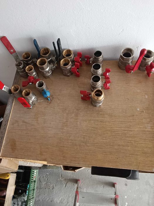 Materiały hydrauliczne,kształtki,złączki,zawory