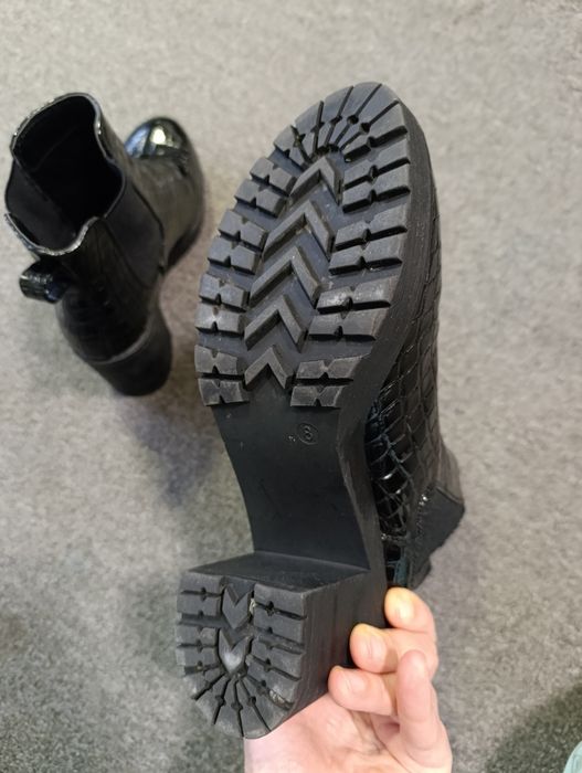 Челси,ботинки в идеальном состоянии размер 42,стелька 27-27,5см