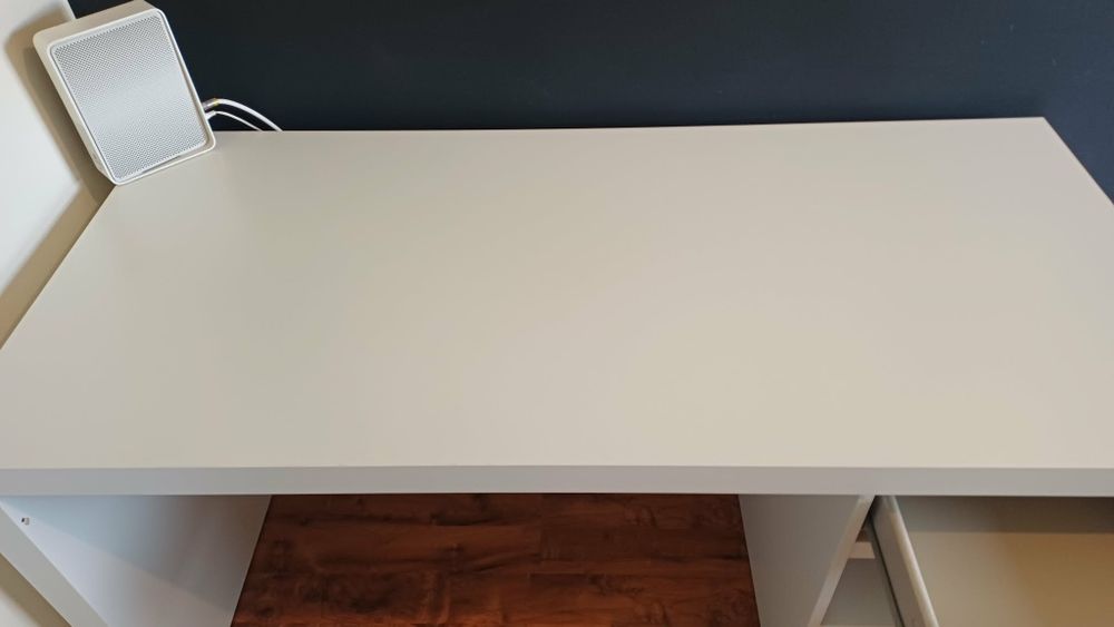 Biurko MALM białe 140x65
Biurko, biały, 140x65 cm