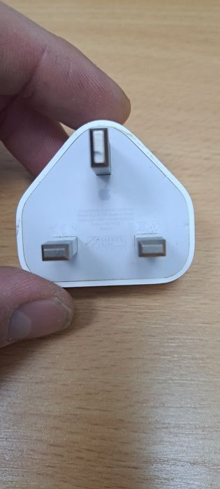USB  Apple з британською вилкою