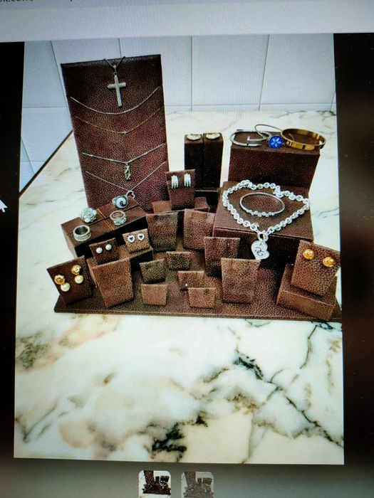 Expositores usadas em bom estado bijuterias 27 pecas