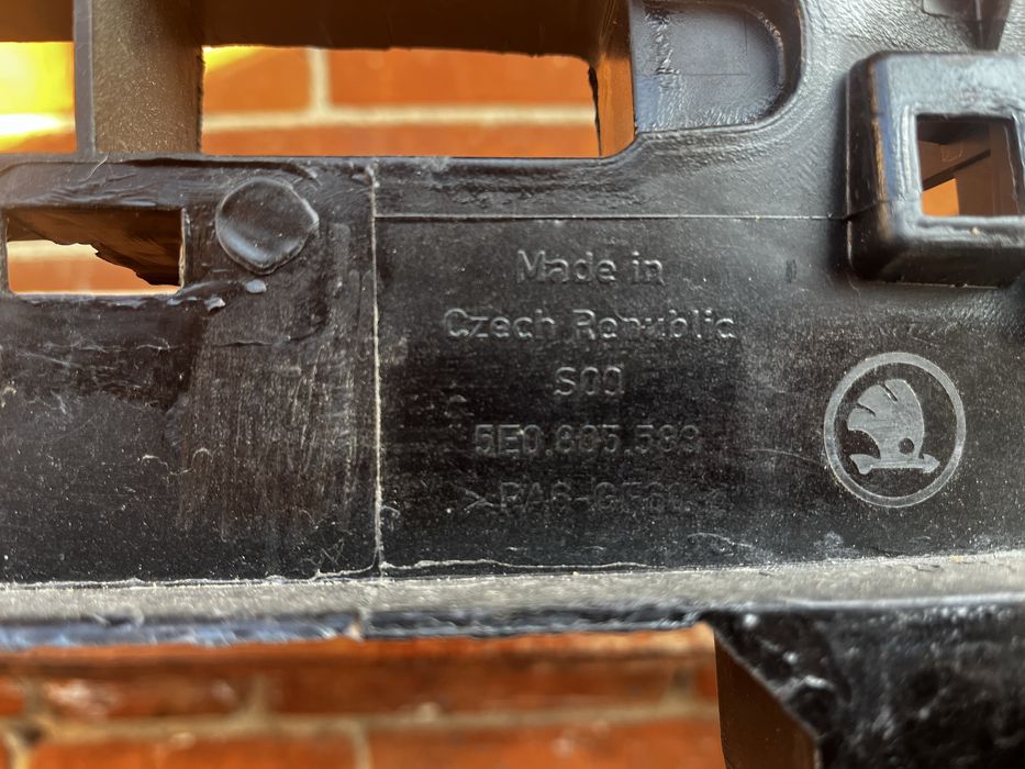 Панель передня 5E0 805 588 (телевізор)