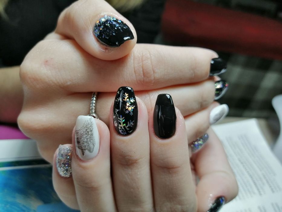 Курсы манікюр, нарощування нігтів.