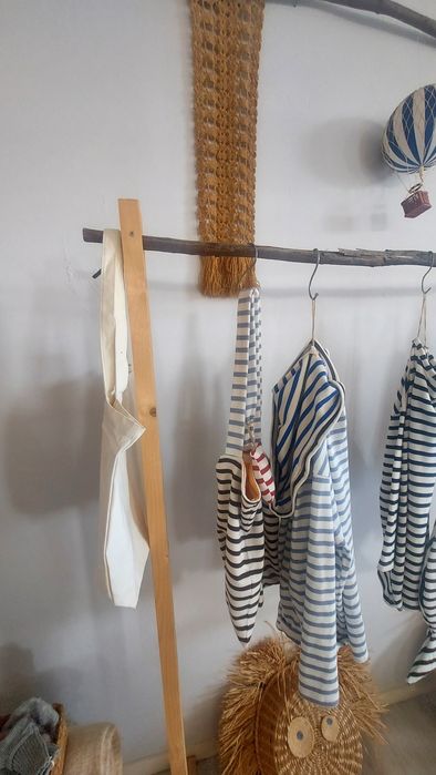 Charriot em madeira para exposição