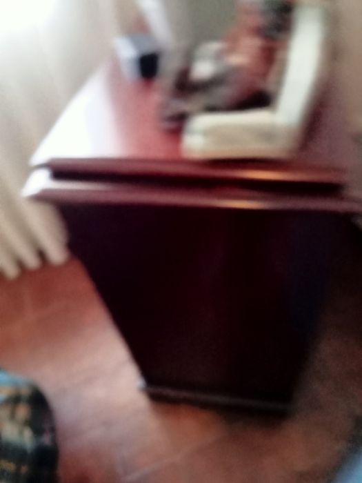 Móvel de tv em madeira maciça em mogno