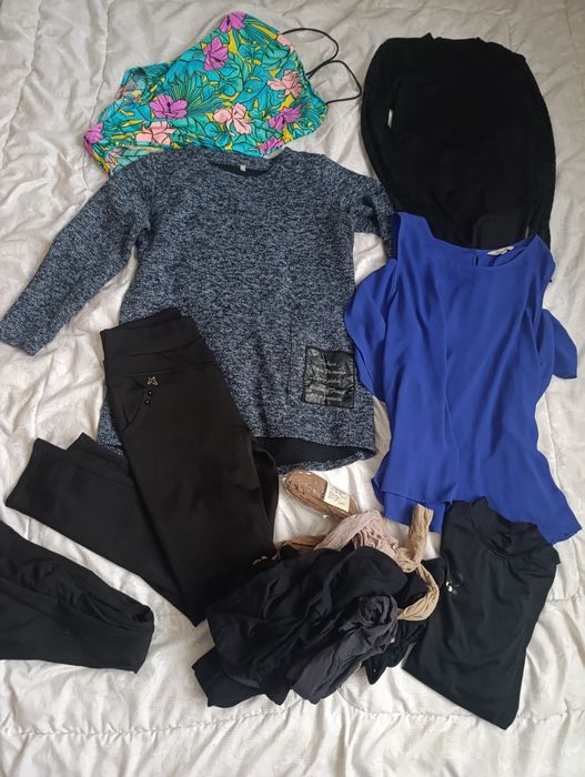 Віддам одяг та аксесуари