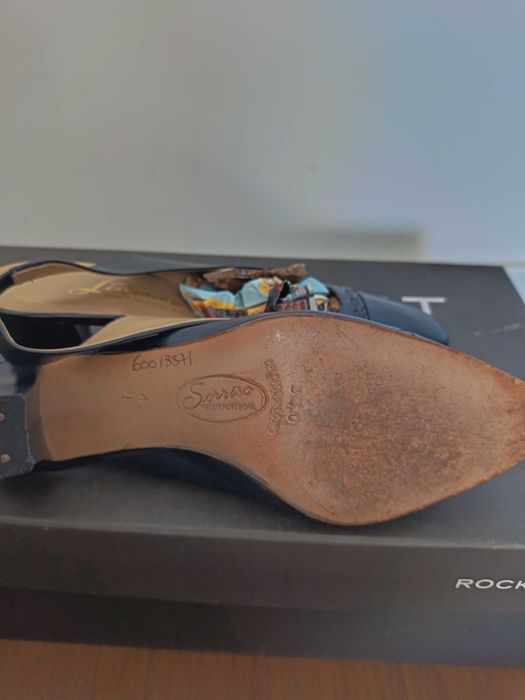 Vendo Sapatos clássicos de senhora