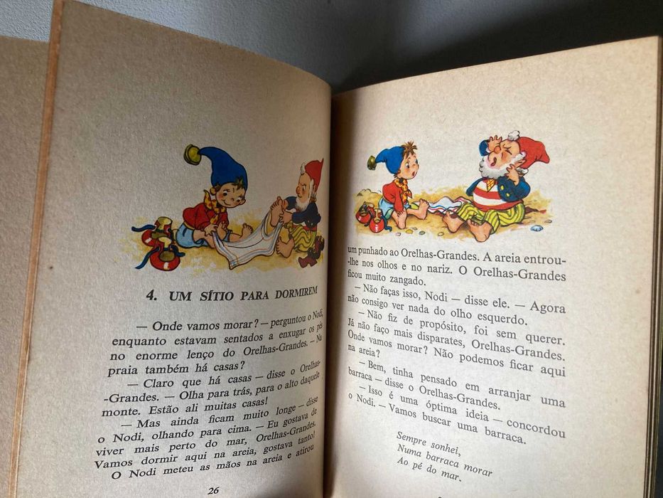 Nodi na Praia, de Enid Blyton