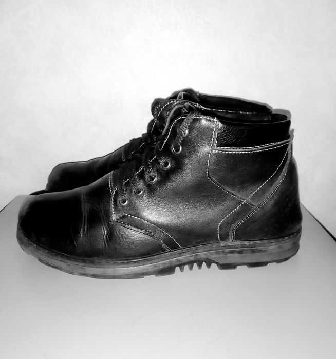 Фирменные кроссовки и зимние кожаные ботинки. Made in Italy. 40, 37р.