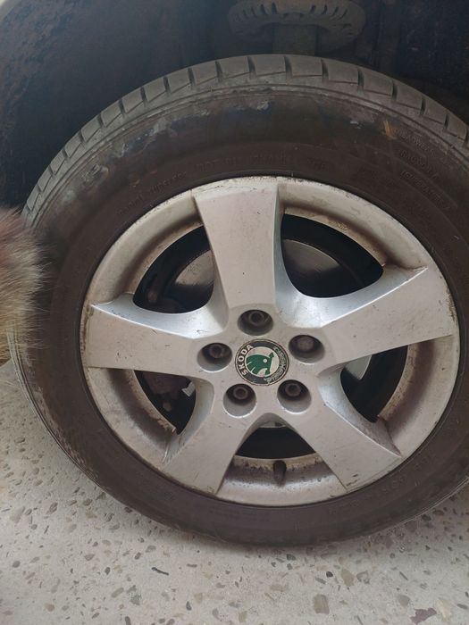 Шкода фабія 1.       1.4 бензин  v16.  Автомат