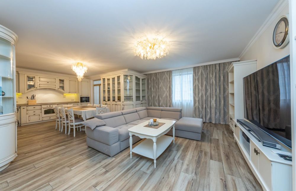 Продаж 3к. вул.Деміївська 13+паркомісце. Дизайнерський ремонт.єОселя