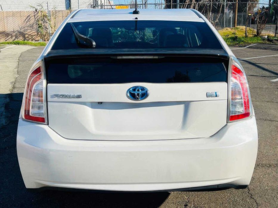 Toyota Prius      2014