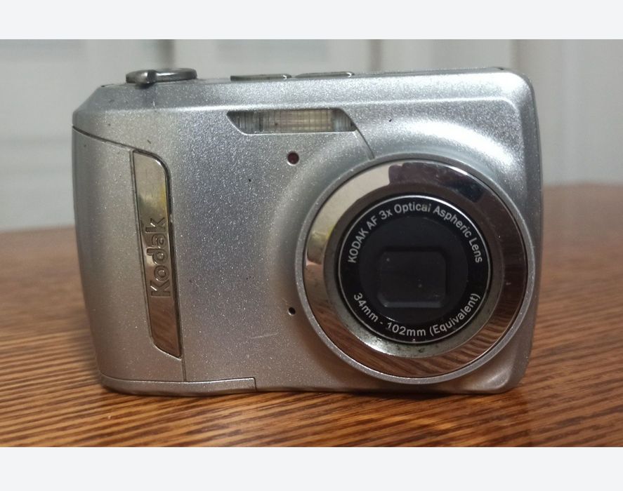 Цифрова фотокамера Kodak EasyShare C142