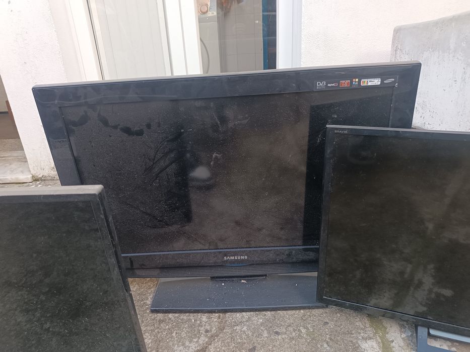 TV LG para peças+ 3 tvs