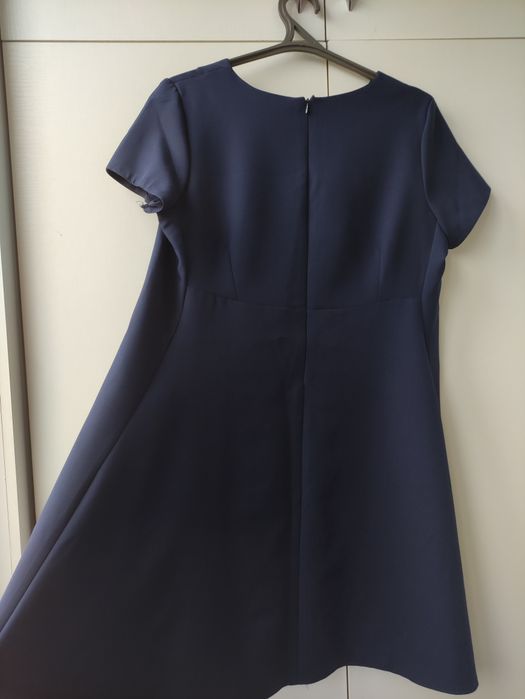 Темно-синя сукня