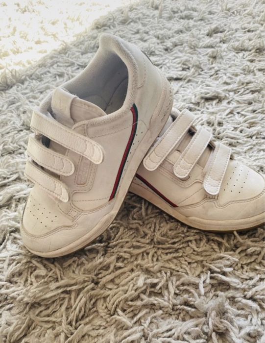 Adisiasy białe na rzepy