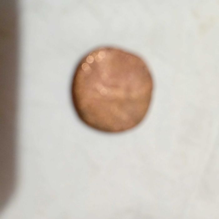 Vende-se  moeda muito antiga