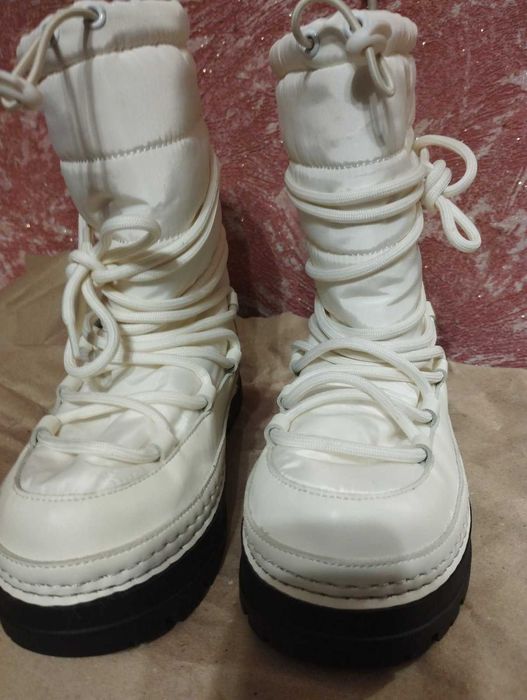 Жіночі чоботи  білі PRIMARK