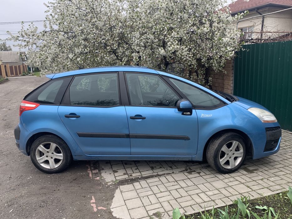 Ситроен с4 Пикассо отличное состояние или обмен на бус пассажир