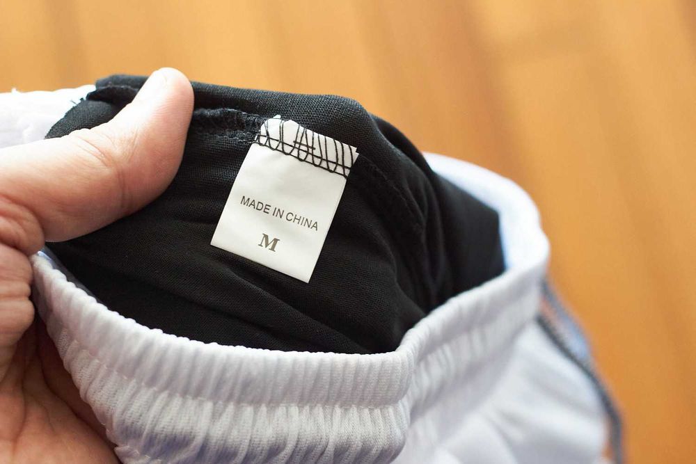 Calcoes de compressao brancos