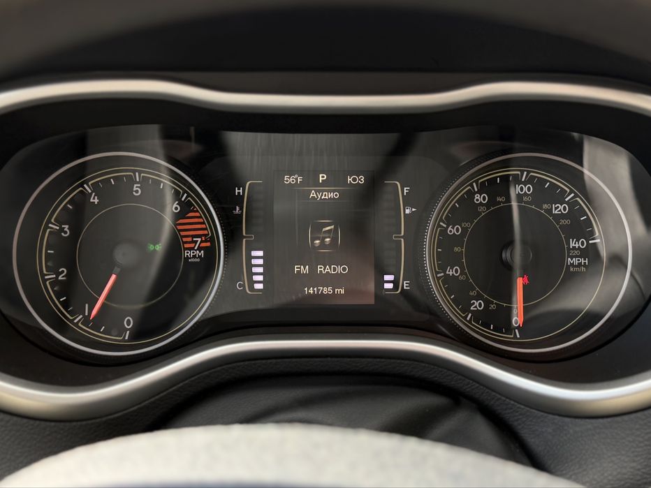 JEEP CHEROKEE 2016 року, 2.4 бензин, автомат, повний привід.