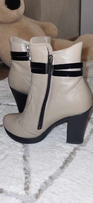 Жіночі шкіряні черевики