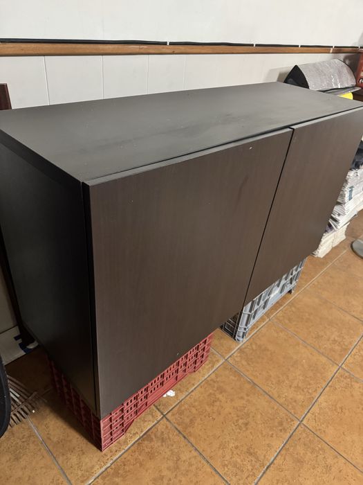 Armario Ikea modelo BESTÃ castanho como novo