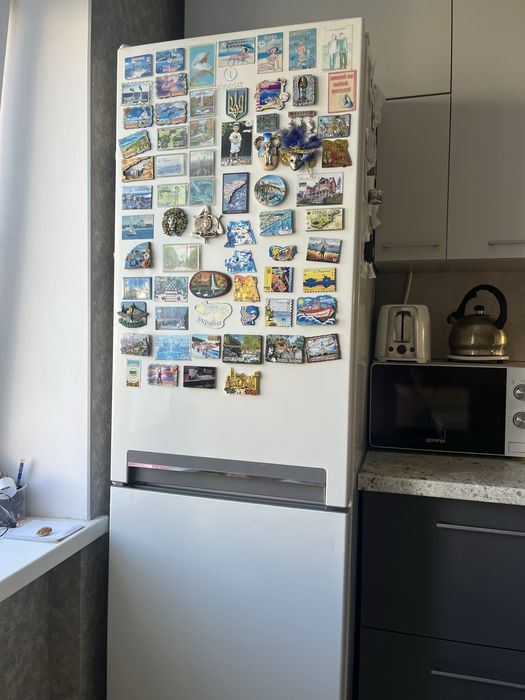 Продам холодильник  INDESIT 185 б/в в доброму, робочому стані