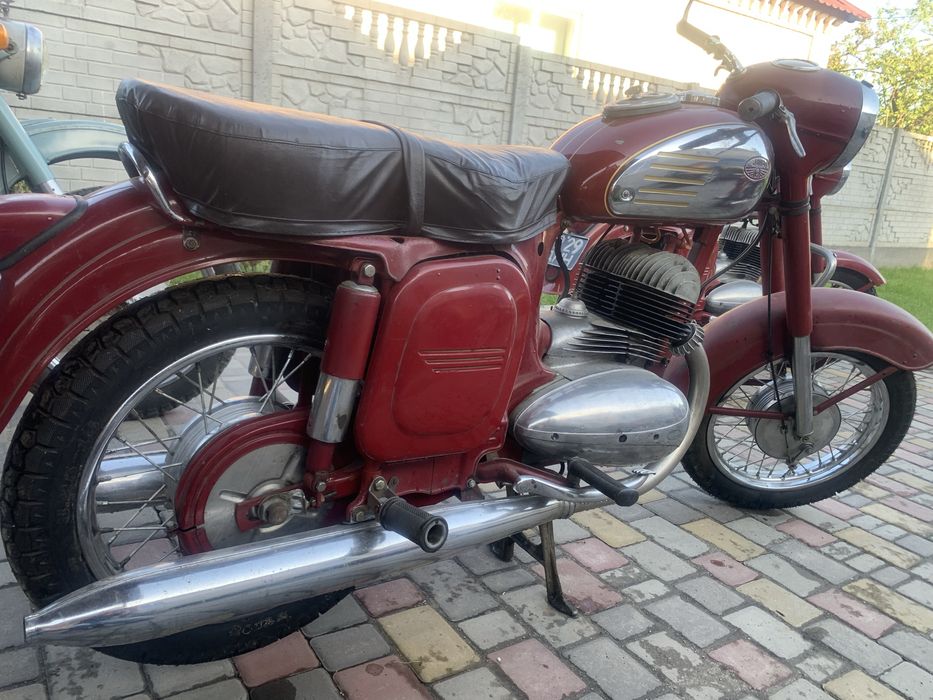 Продаж мотоциклів