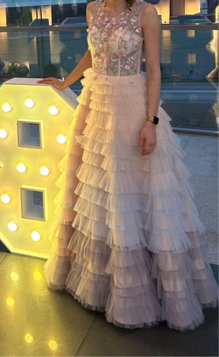 sukienka ślubna/balowa/wieczorowa na 18 na studniówkę różowa kwiaty