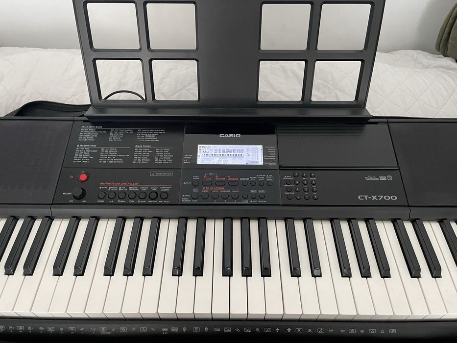 Keyboard  Casio CT-X700