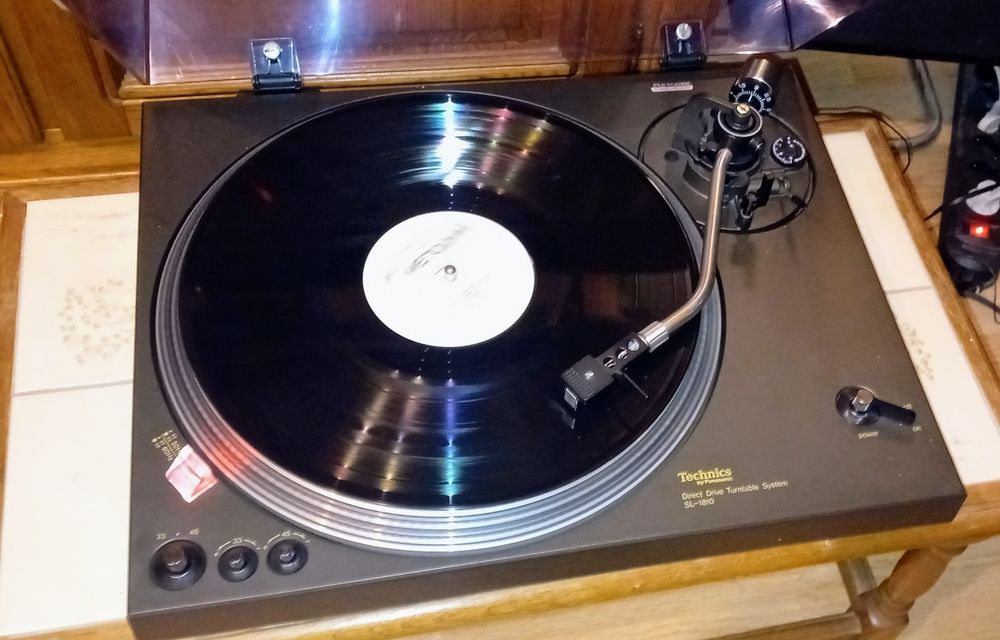 Technics gramofon SL 1810.
