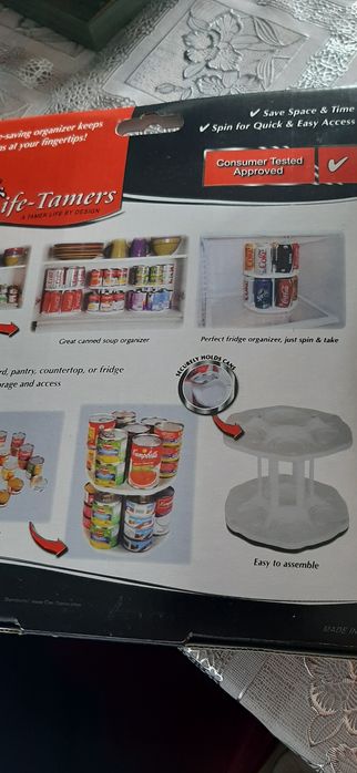 Półki na puszki i przyprawy