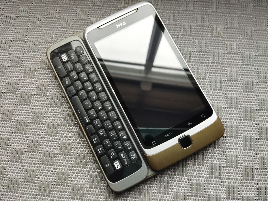 HTC Desire Z- Super Stan