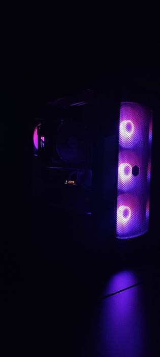 Komputer i7-13700kf, 32 GB ram, SSD 2tb m2, RTX 3060 ti.