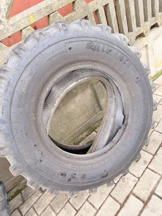 Dwie ladne opony 10-20 kolowka