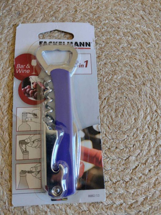 Korkociąg kelnerski niemieckiej firmy Fackelmann 00882 Nowy