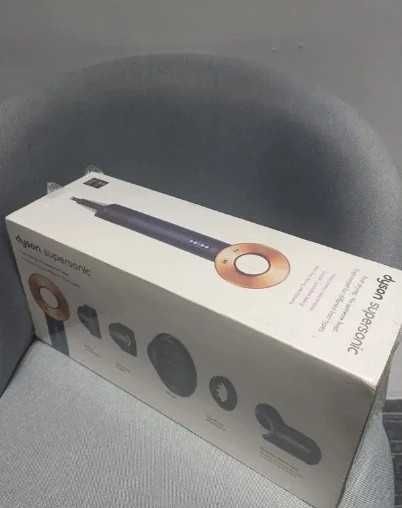 Nowa Stan idealny suszarka do włosów prezent Dyson HD08