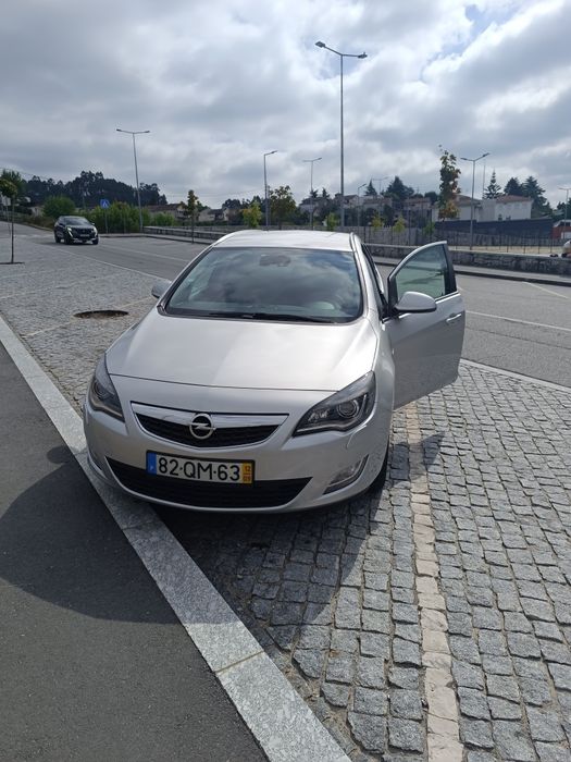 Opel Astra Sports Tourer 1.7 CDTI 110 cv (Motor Isuzu) | 2012 | Excelente Estado