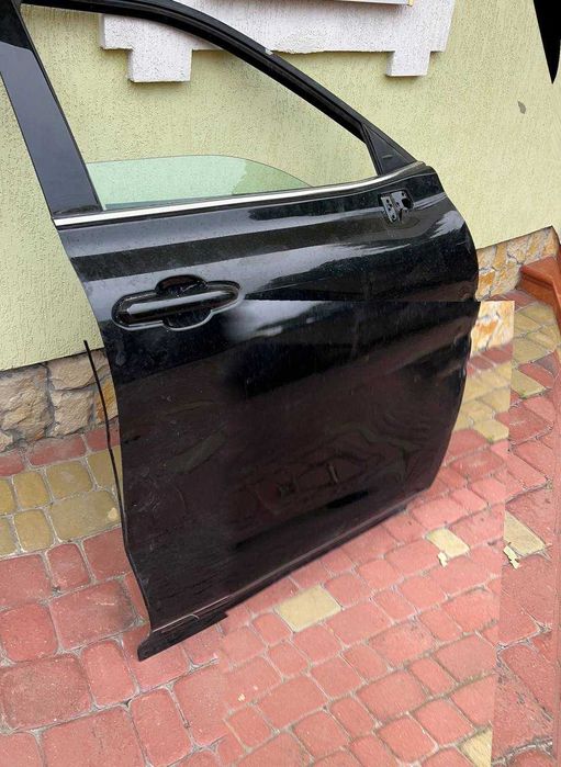 Продаю передню праву дверку оригінал США TOYOTA HIGHLANDER 2023