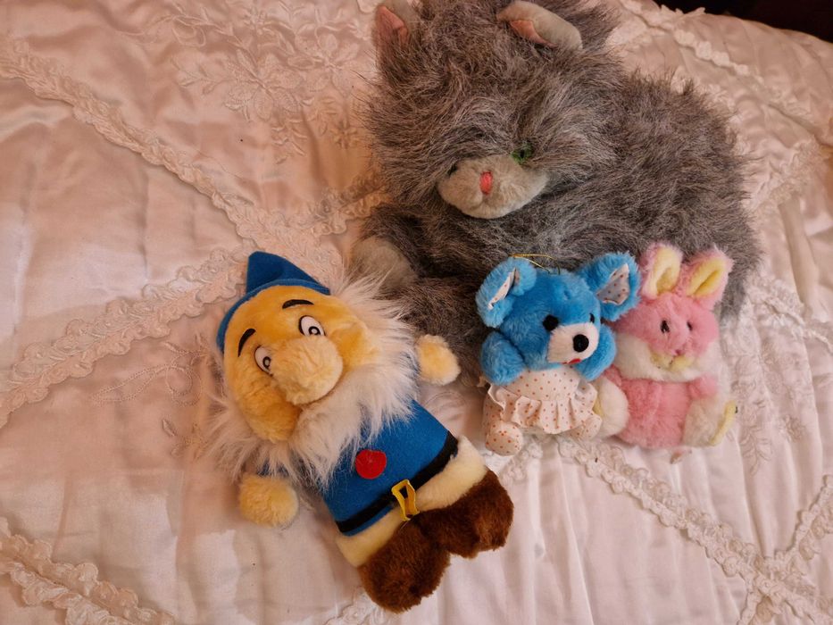 Peluches que estiveram apenas a servir de adorno