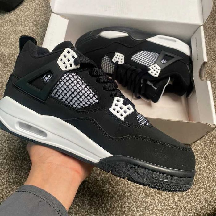 Jordan 4 Retro White Thunder R.39