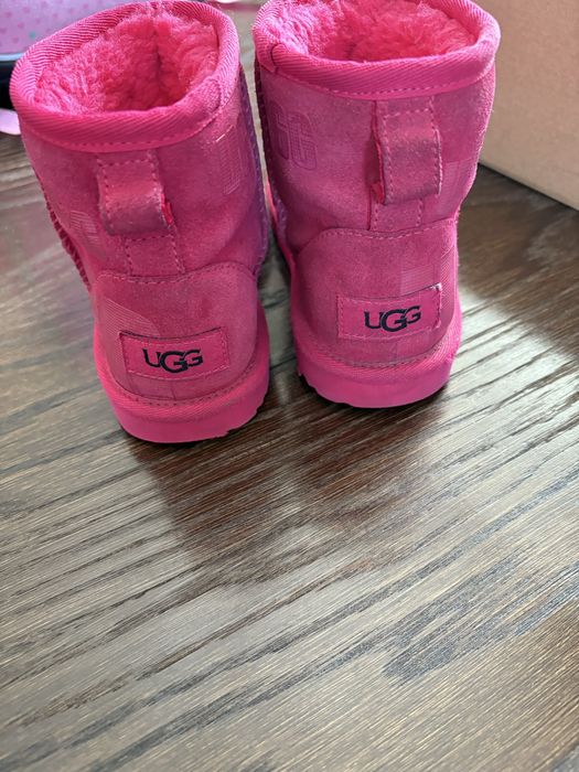 Ugg оригінал розмір 30